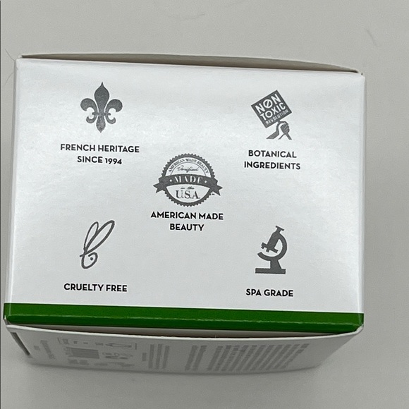 Tulsi Soothing Tri Clay Mask - new in package - Picture 4 of 4